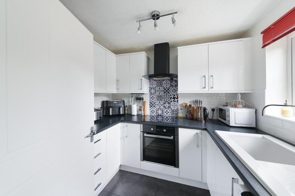 DE BURGH GARDENS, (8).jpg