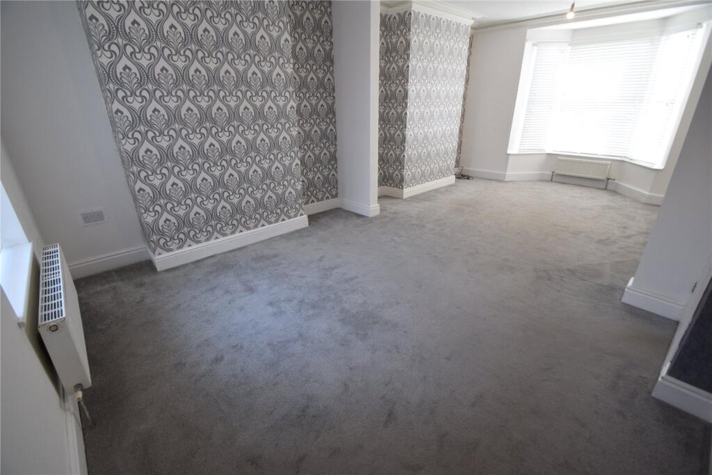 Lounge/ Dining Room