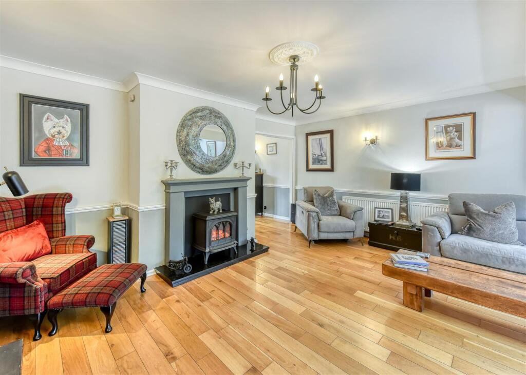 105 Suckling Green Lane-lounge1.jpg