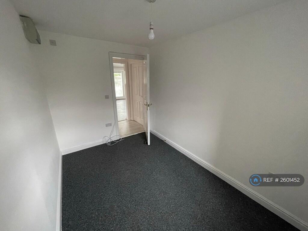 Small Bedroom