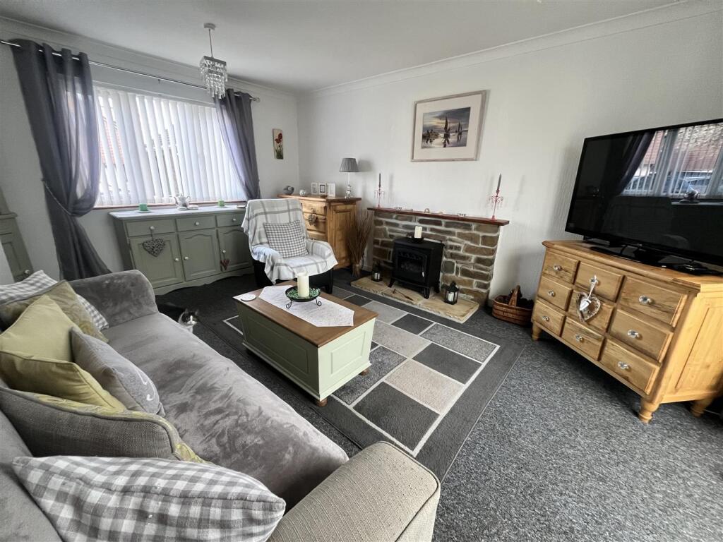 Living Room 2.jpeg