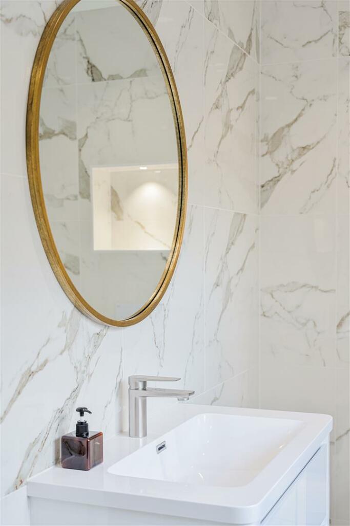 CUNLIFFE CLOSE, 1  (33).jpg