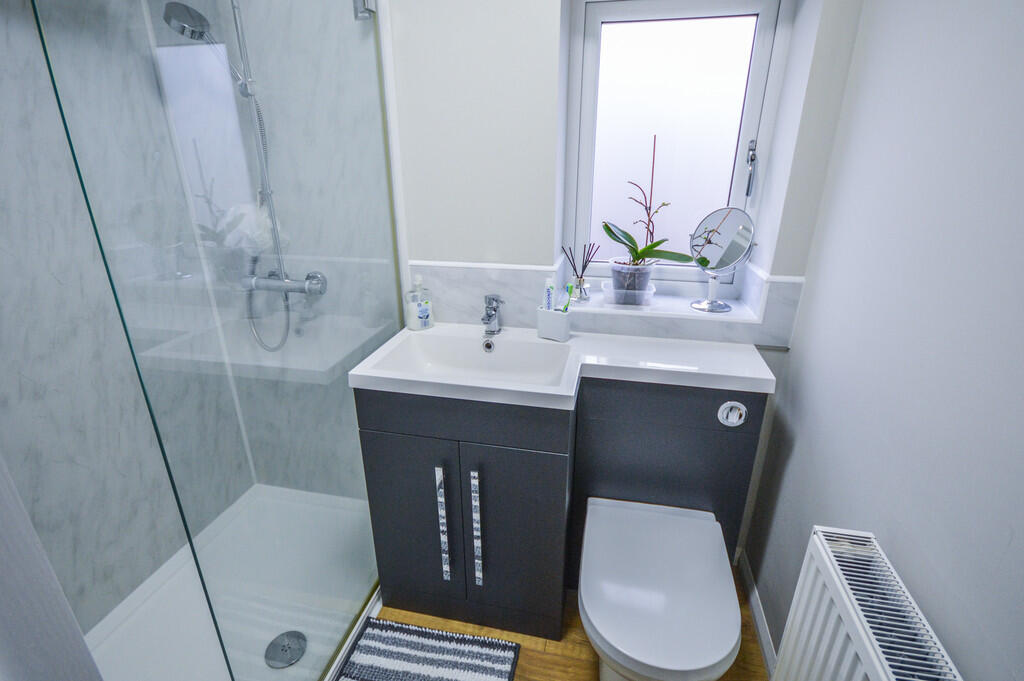 Ensuite Shower Ro...