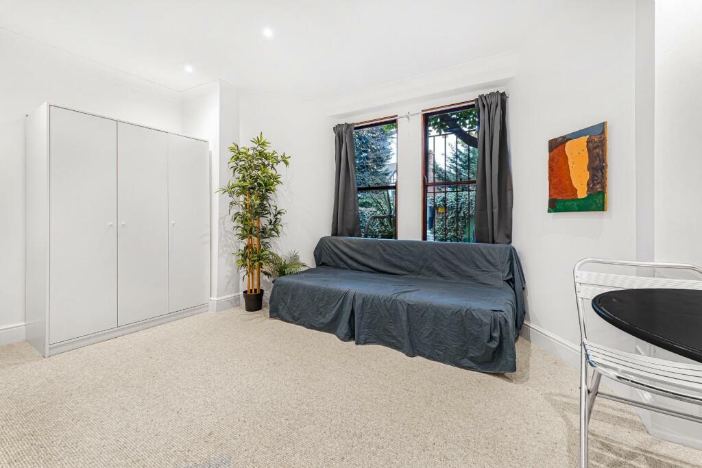 Studio 221 Archway-6.jpg