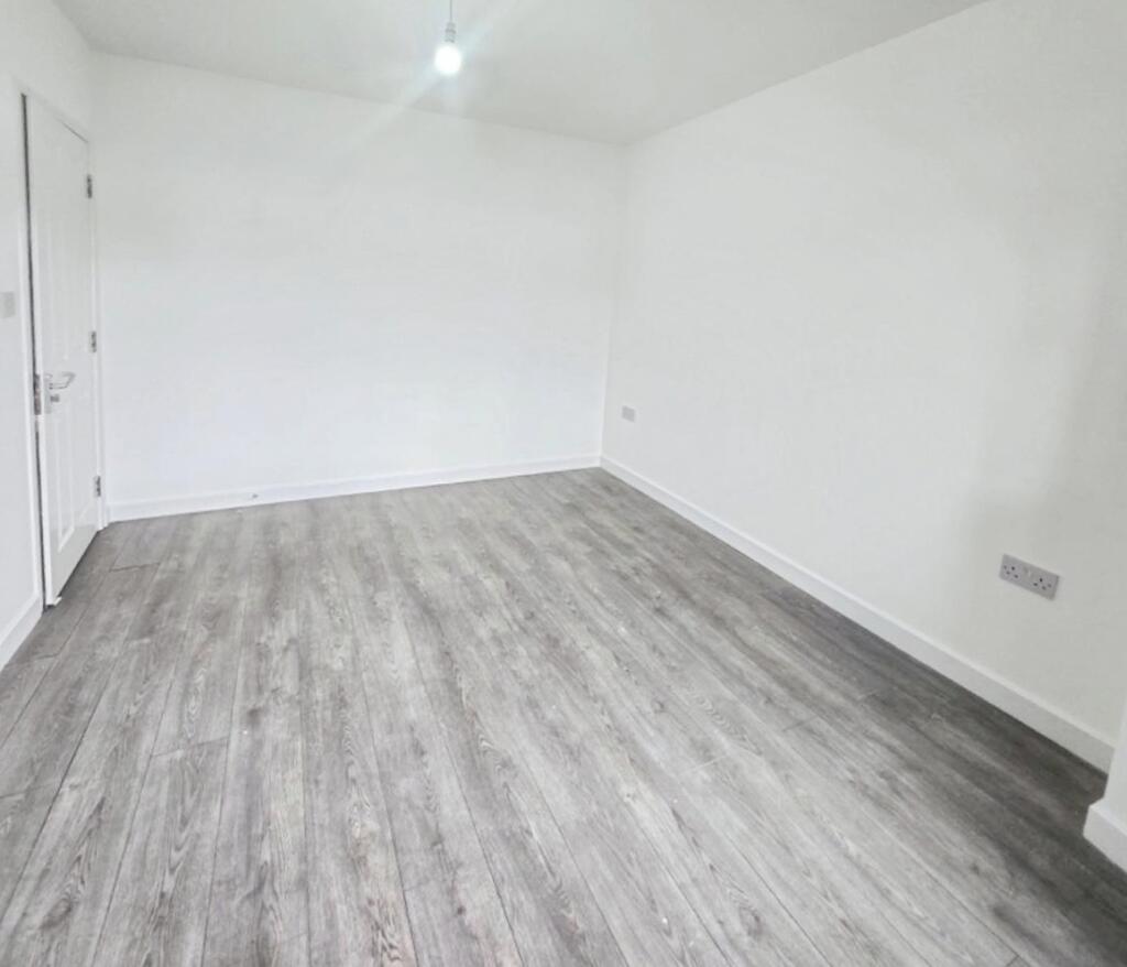 pbox-bedroom-335955.jpg