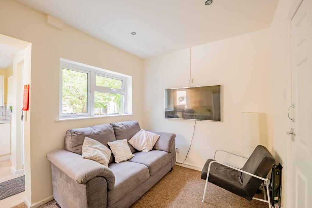 44 Haycome Drive BA2 1PG-13.jpg