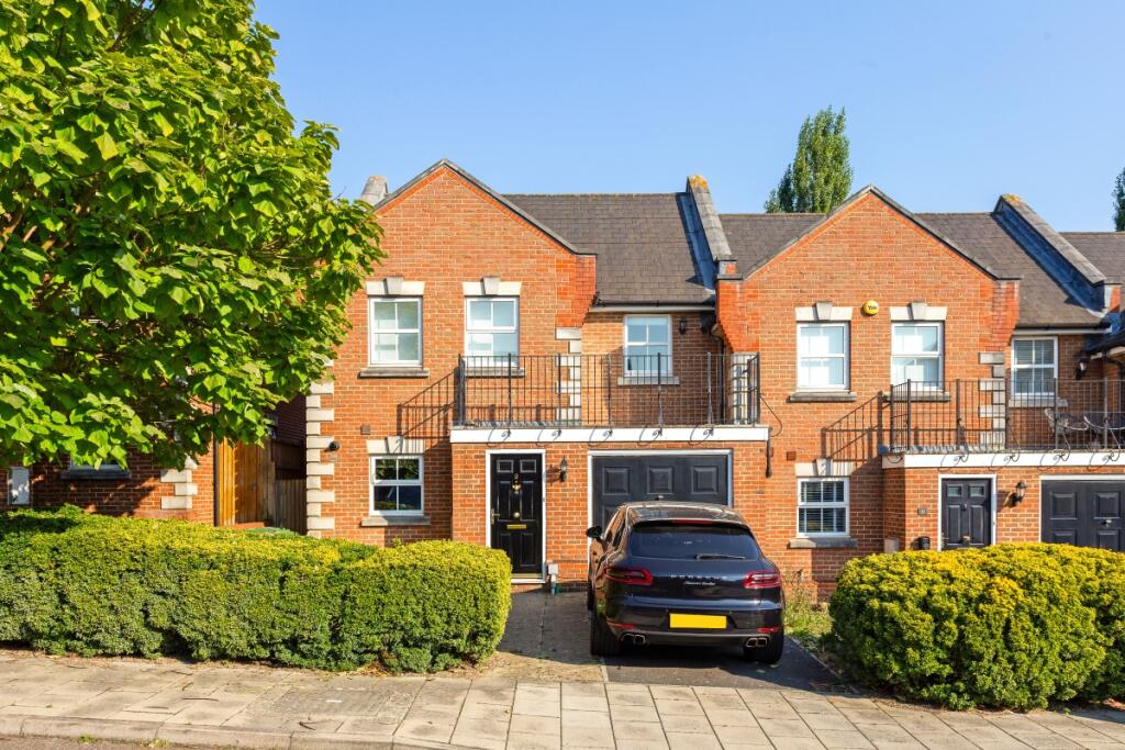 Howerd-Way-London...