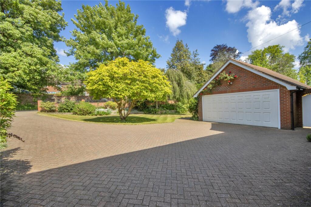 Garaging &amp; Driveway