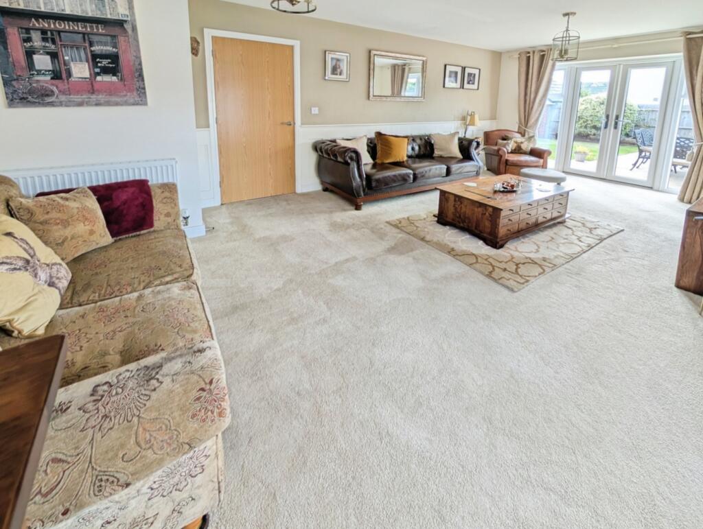 pbox-living_room-328265.jpg