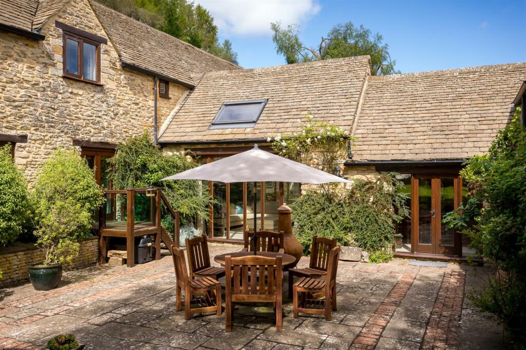 69 - Brecon House - GL53 9NE - Web.jpg