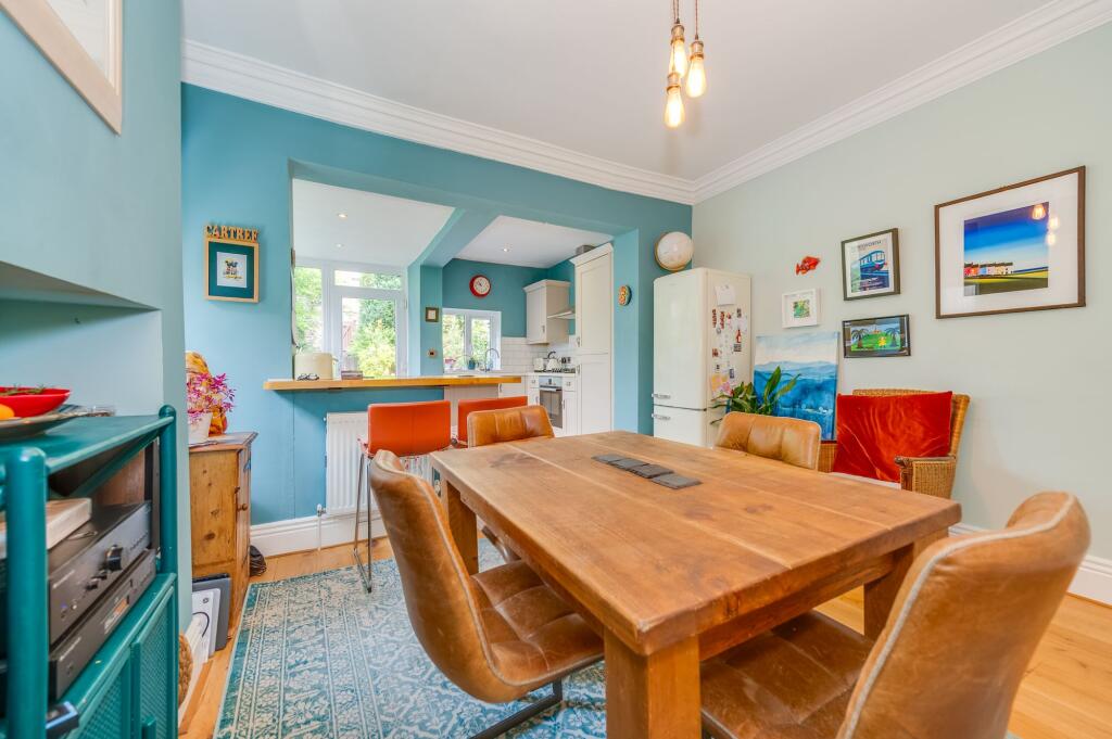 EXTENDED KITCHEN, DINER AND LIVING ROOM