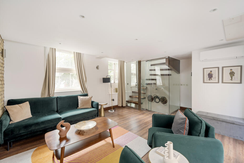 Ovington Mews, Knightsbridge SW3