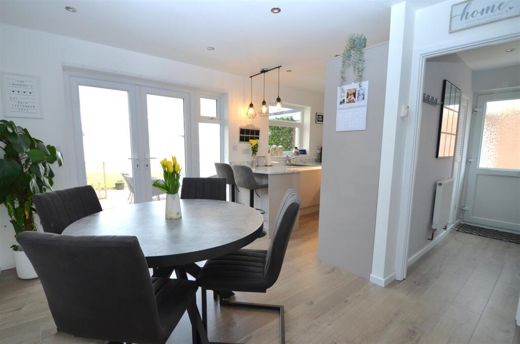 Kitchen/Dining Room