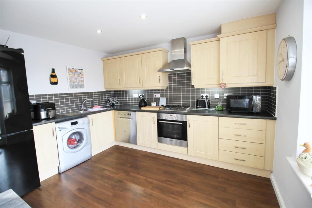 Kitchen..jpg