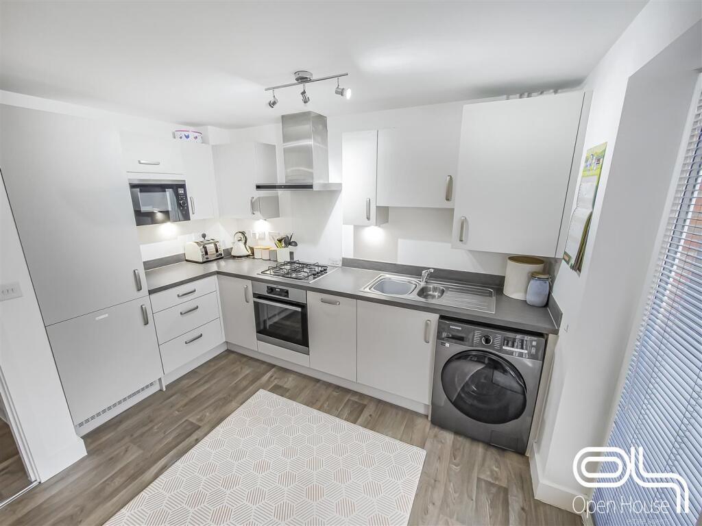 Pickering Drive (12).jpg