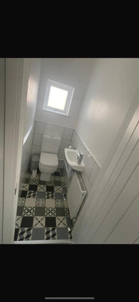 eston-street-m13-0ff-983341