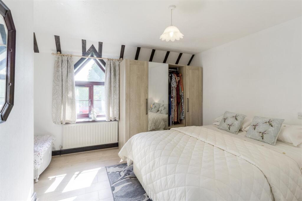 7 Weston Hall Stables, Bulkington