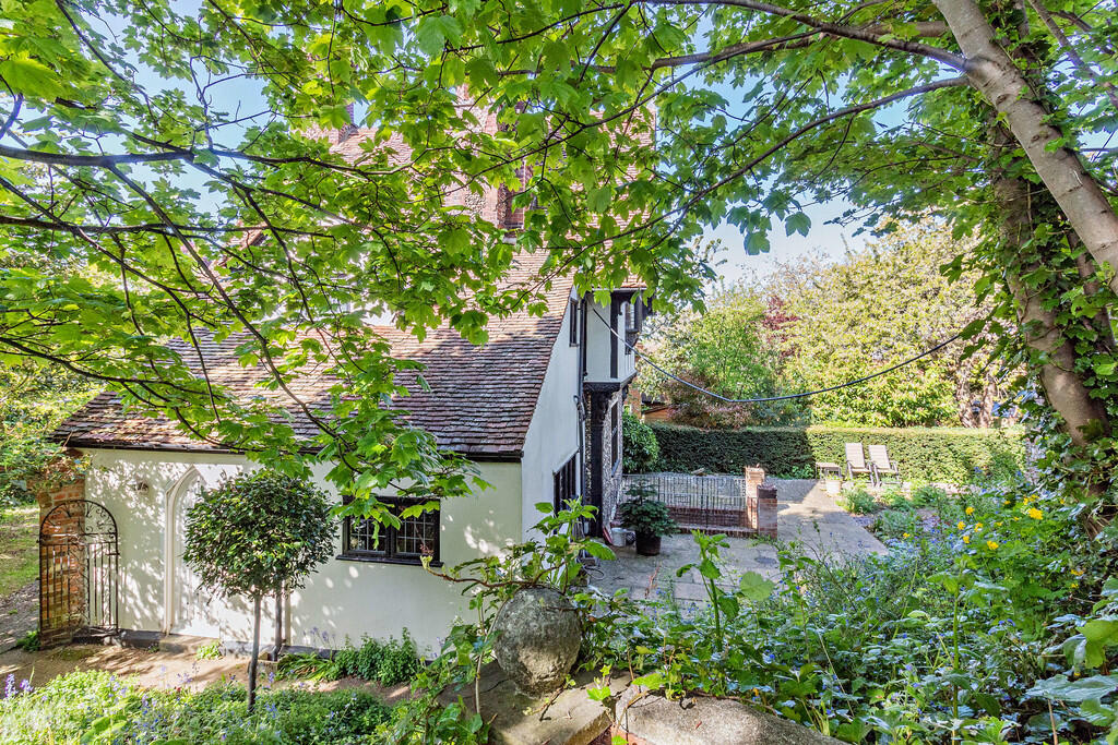 8646346-exterior0...