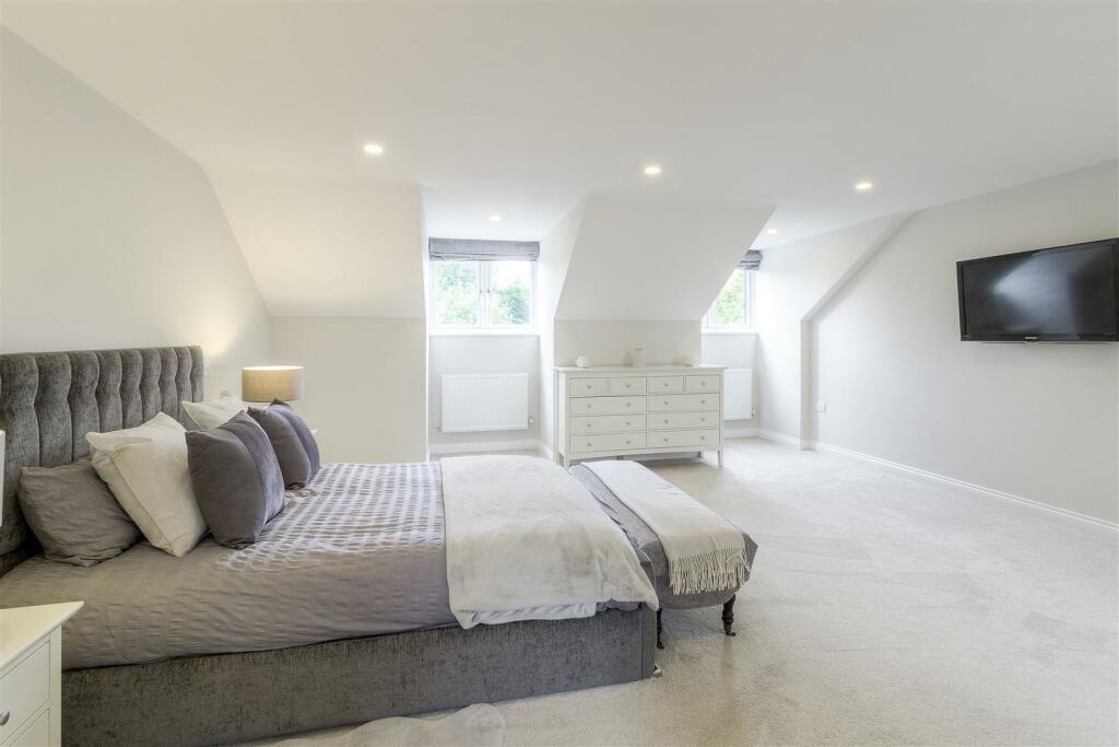 6 Shilton Lane, Bulkington