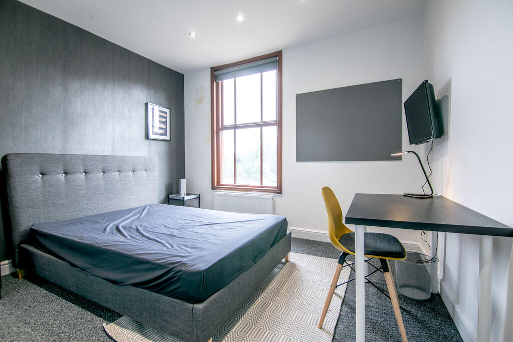 10 Cromwell St (2...