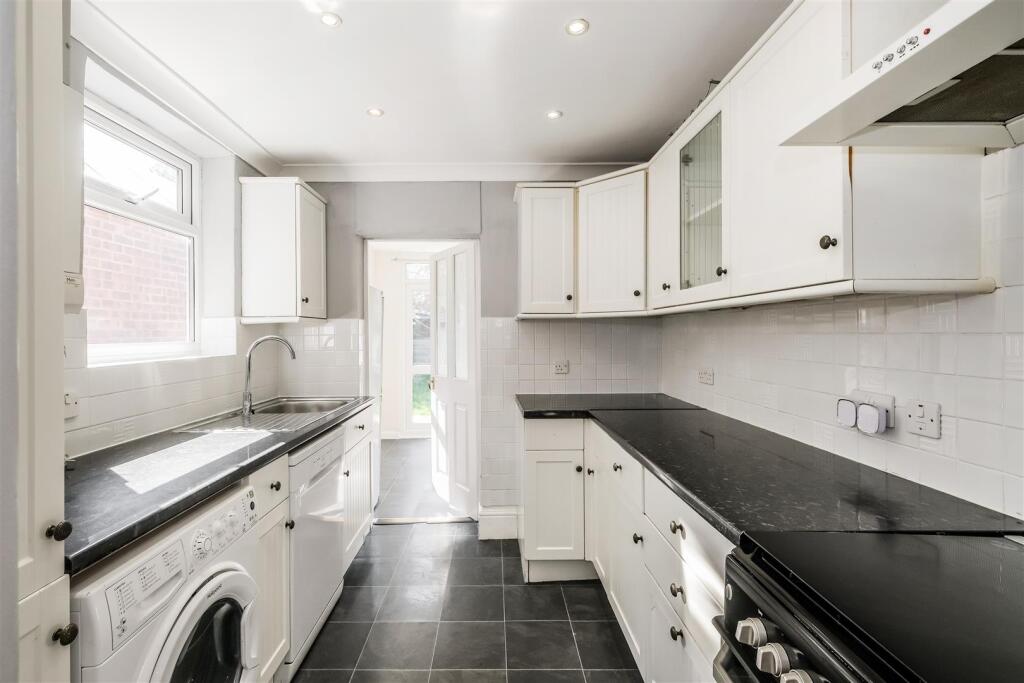 21 Woodend road-19.jpg