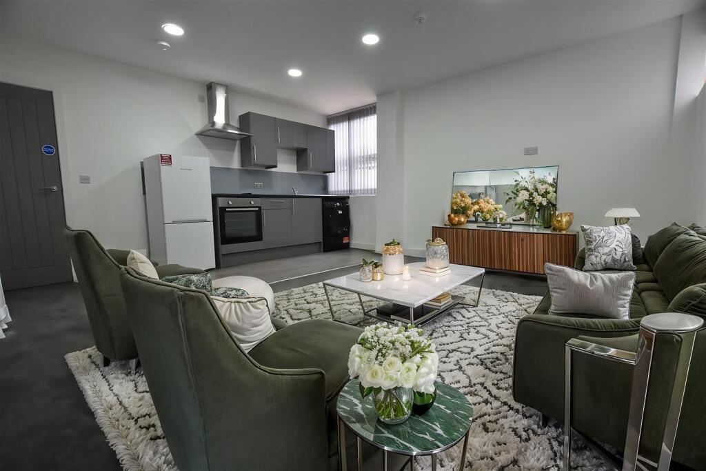 CyDIeVq3AEqx6M0ap6B63w - Living Room - Modern - 0.