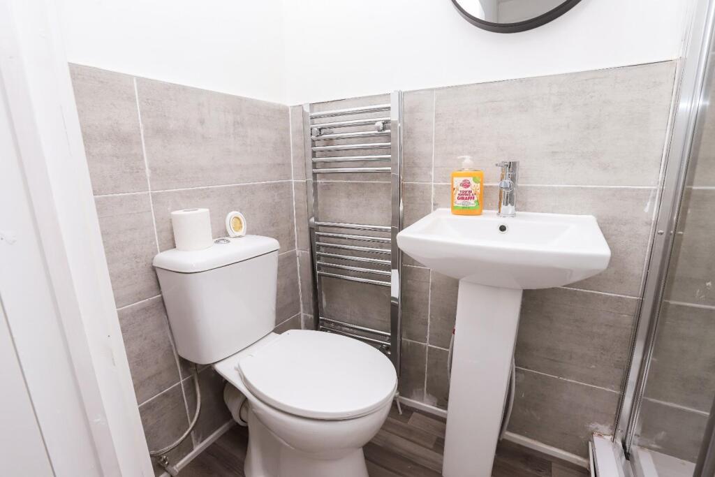 11 Clairville #25.jpg