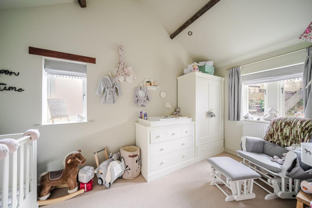 BEDROOM 2