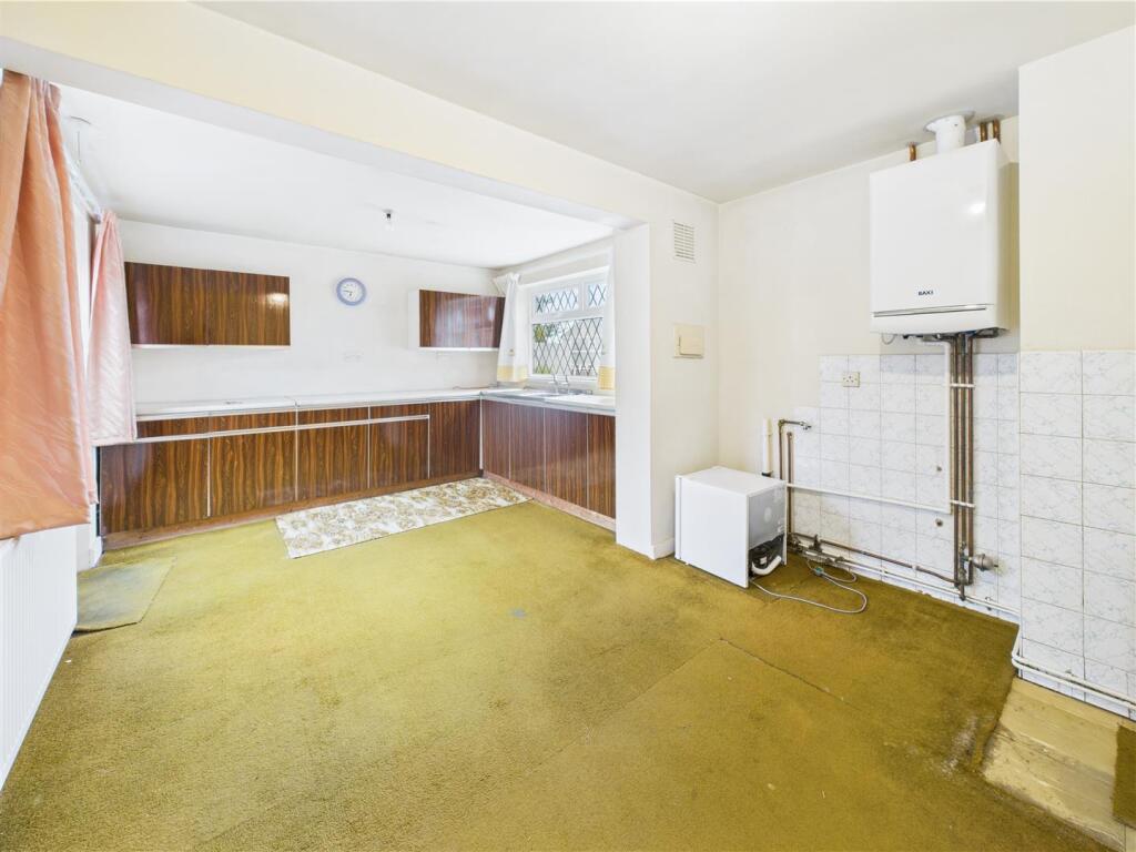 EXTENDED DINING KITCHEN