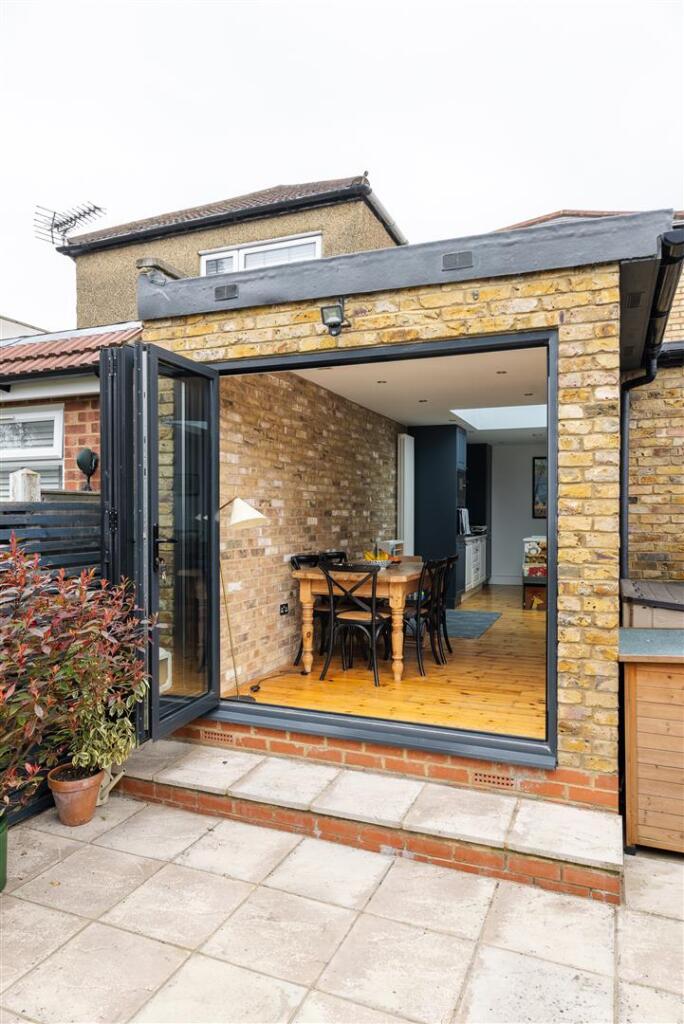 Byron Road E17