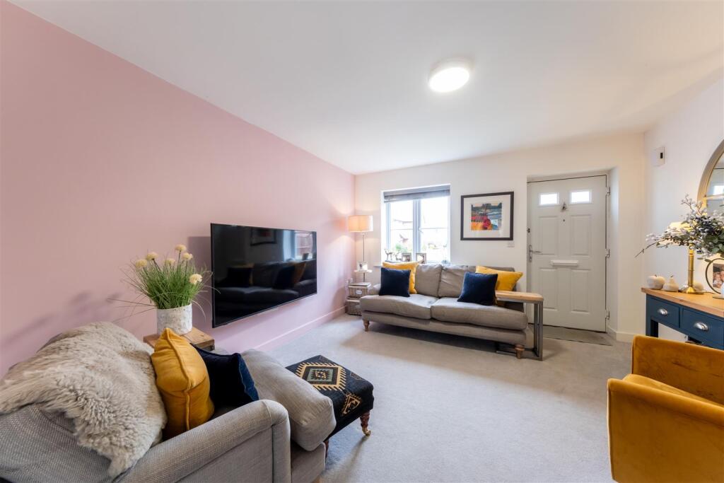 7 Daffodil Lane-007.jpg