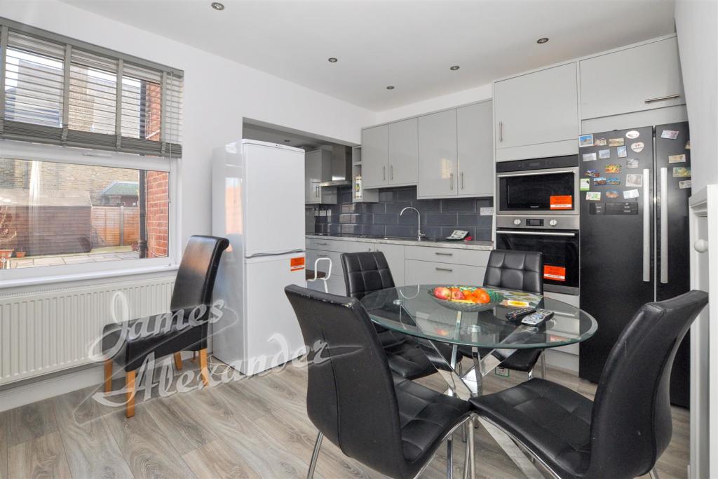 Kitchen diner