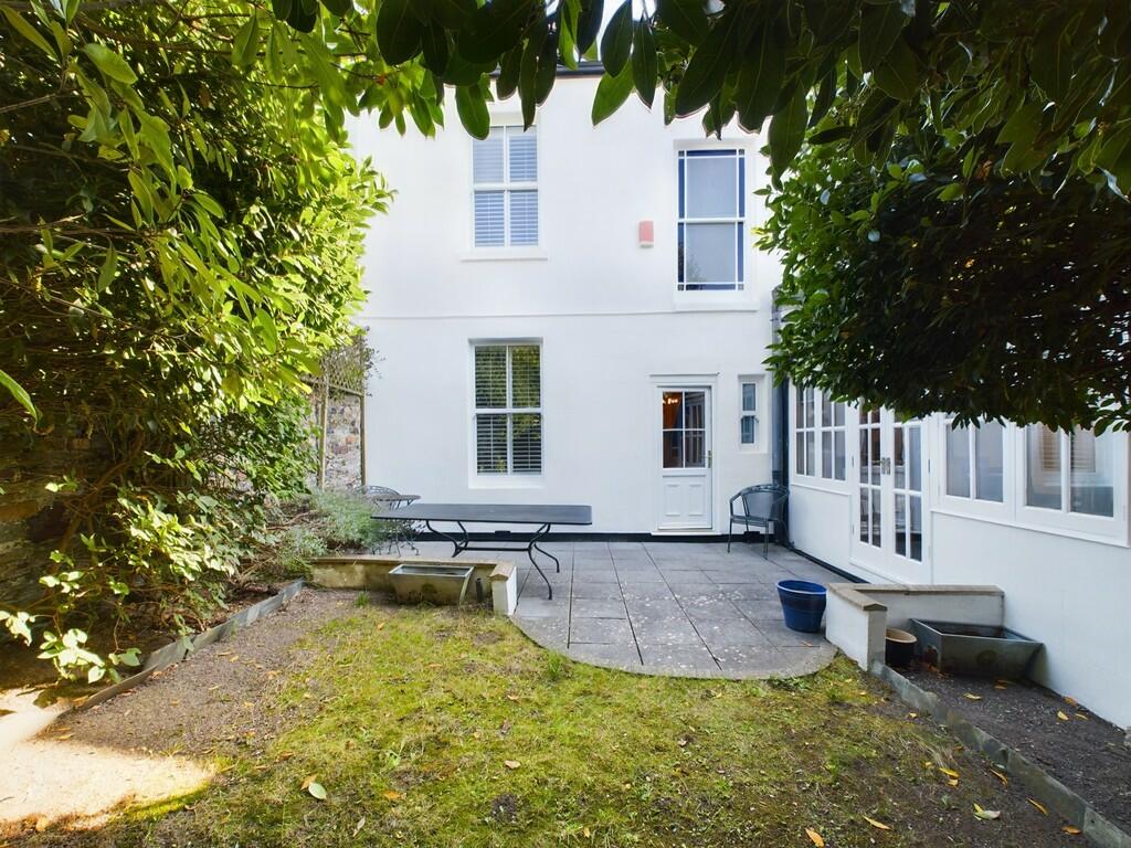 CAM02089G0-PR0326...