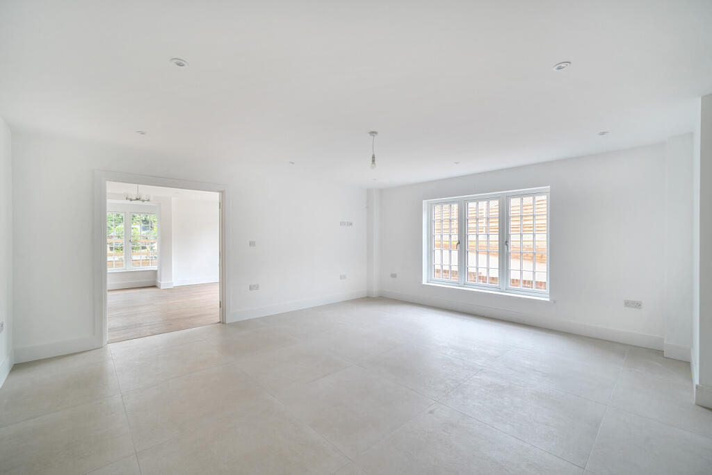 1347754-11-68b6ea...