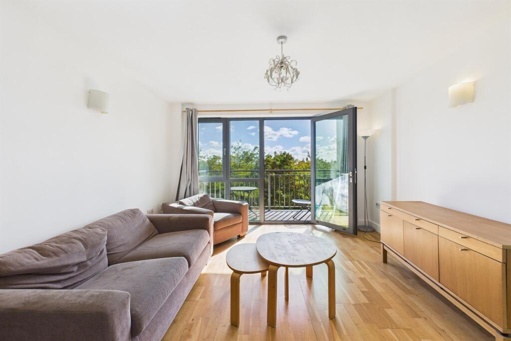 Living Room / Kitche