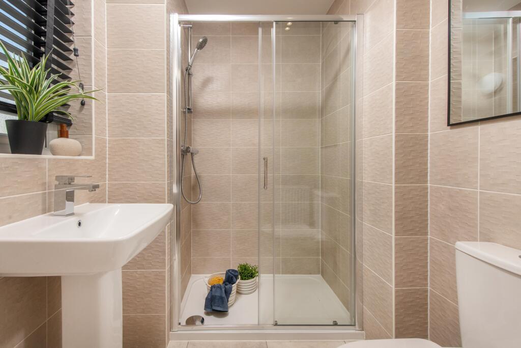 Internal image of the Ellerton en suite