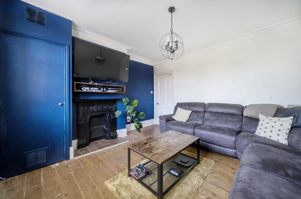 1301755-8-683d581...