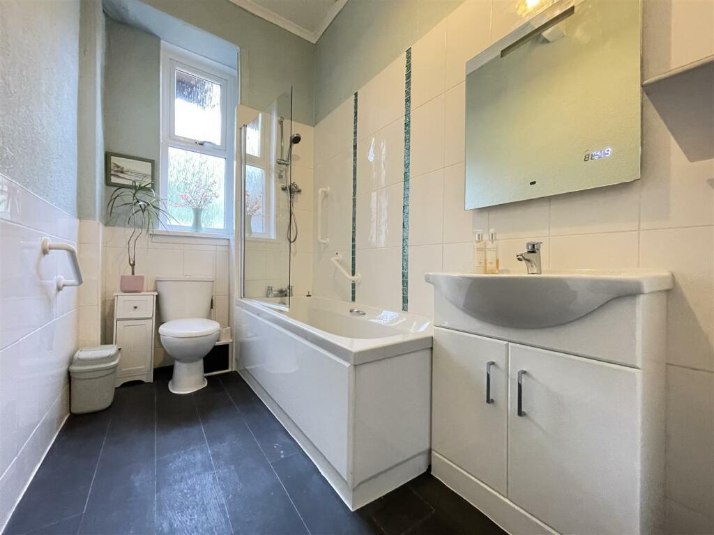 Bathroom.JPEG