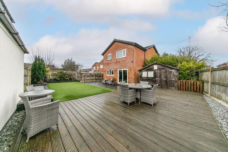 Low maintenance private garden