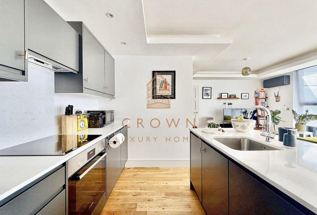 706 High Road, 1012 (18).jpg