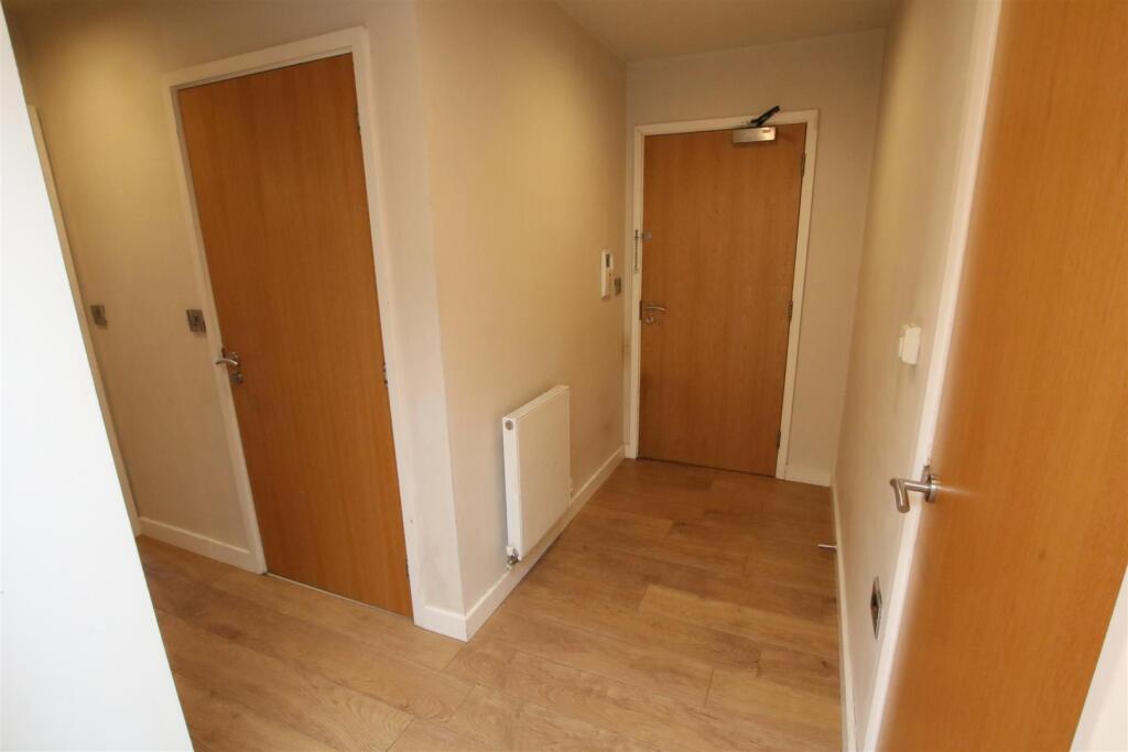 PRIVATE ENTRANCE HALL