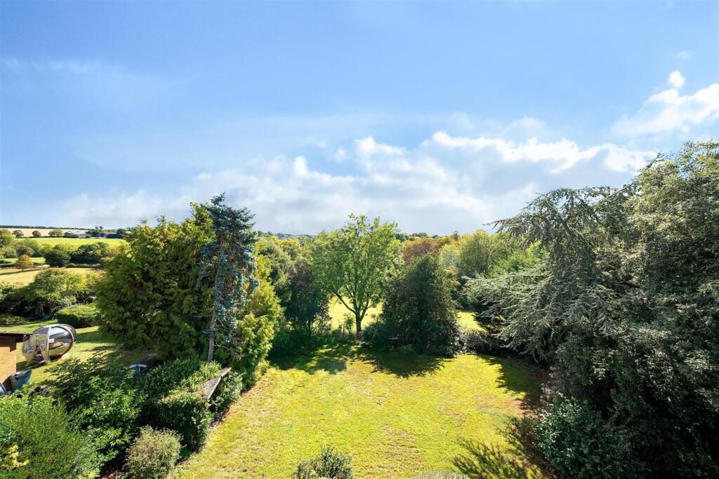 12 The Beeches, Pattishall (e) (5).jpg