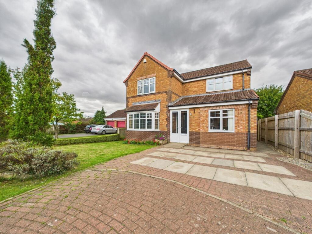 4 Bedroom Detached House - For Sale