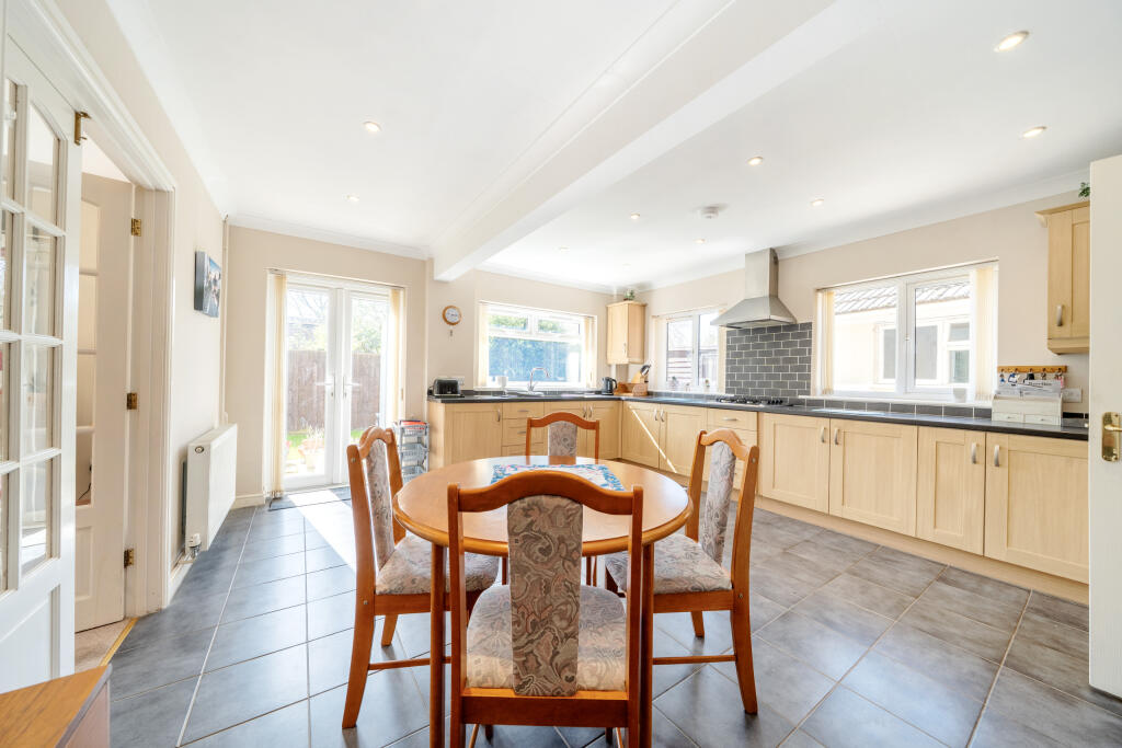 Kitchen / Breakfast Room