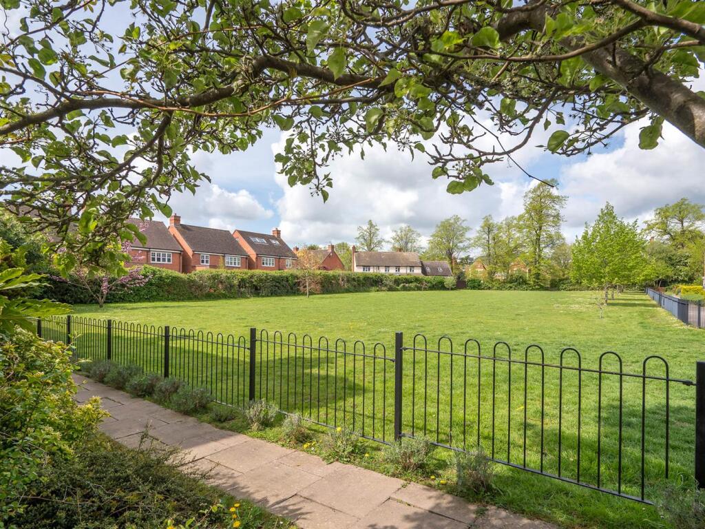 22 St Peters Way-7.jpg