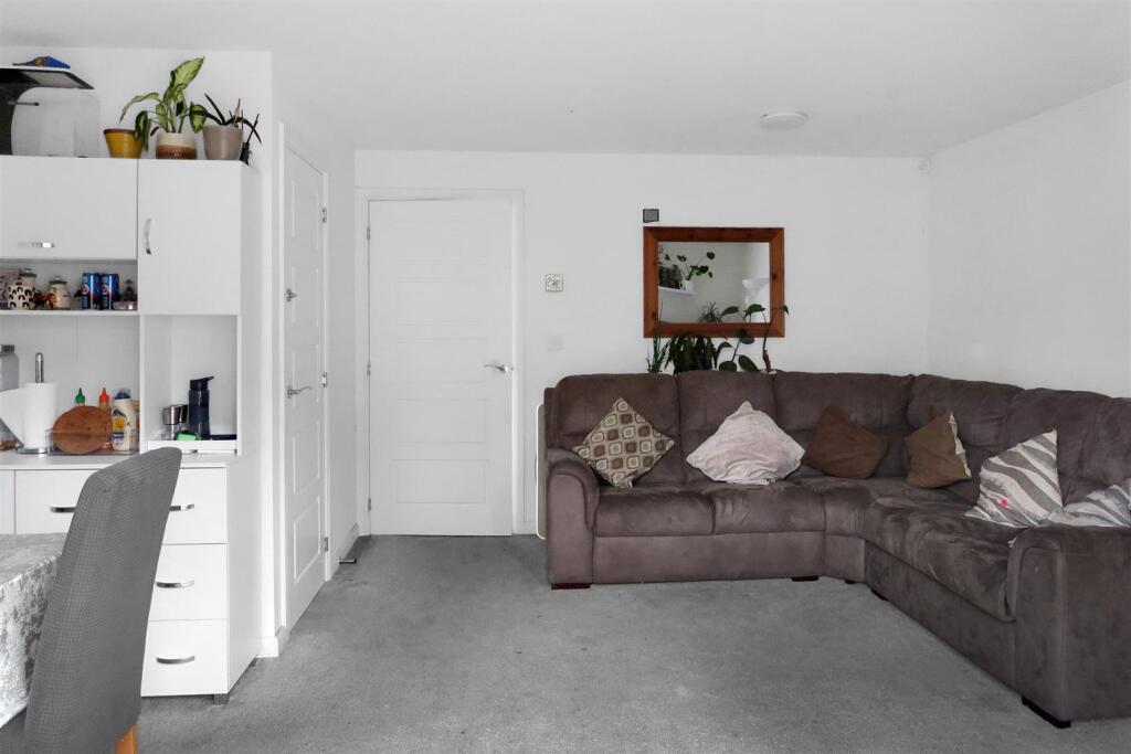 living room 3.jpg