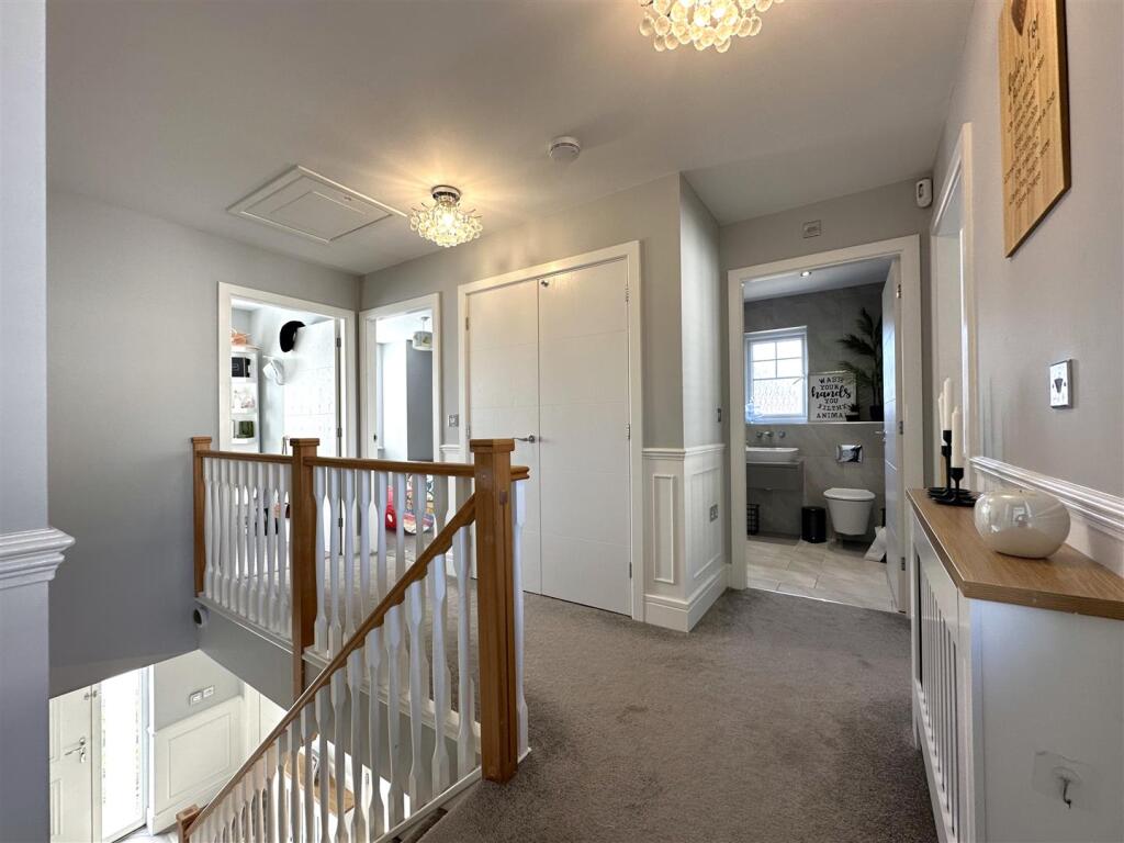 Galleried-Style Landing 886