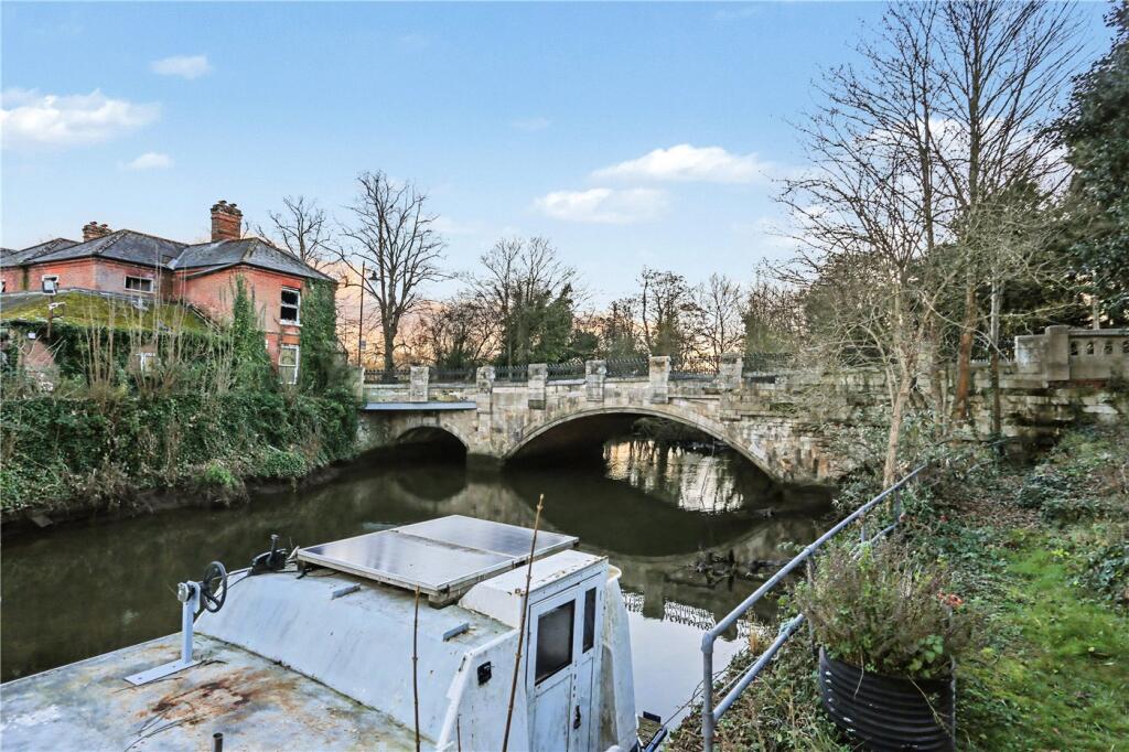 River/Mooring