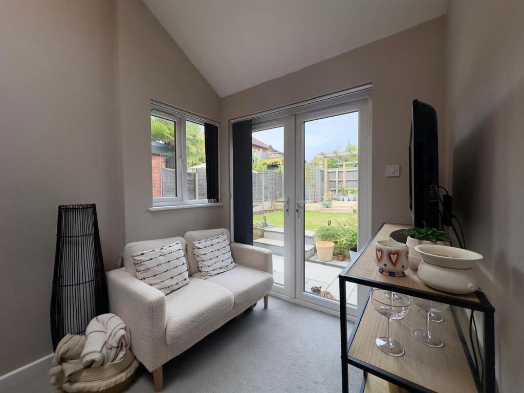 WhatsApp Image 2025-08-22 at 14.30.00_b62fad99.jpg