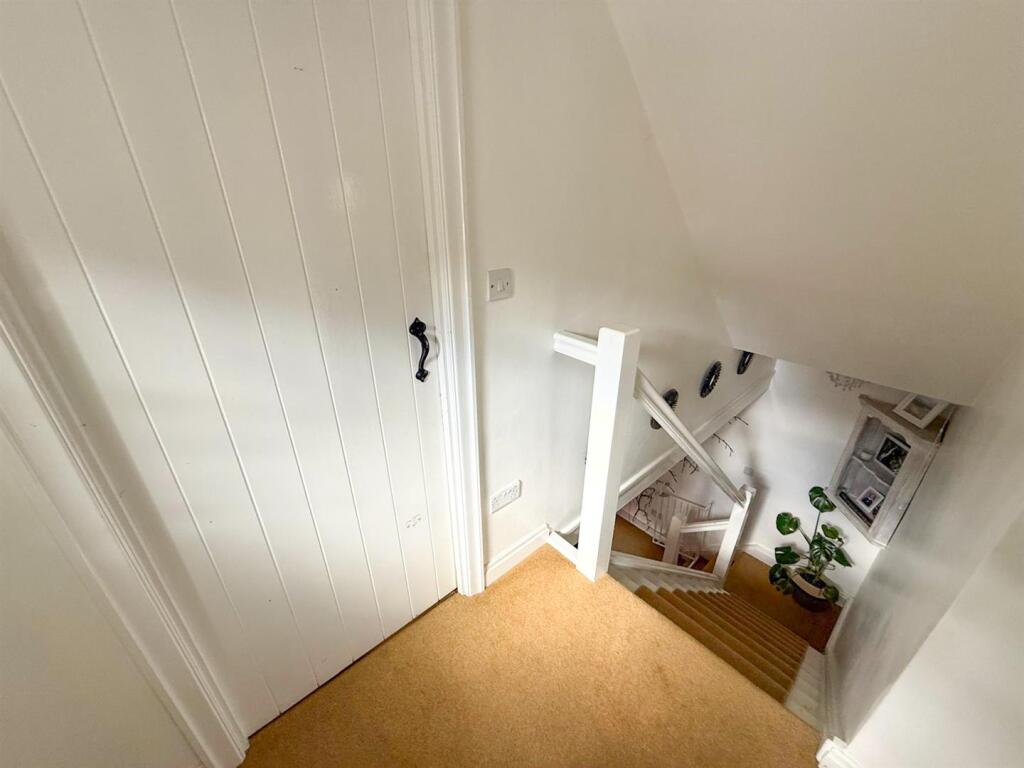 2 bed cottage, Silsden